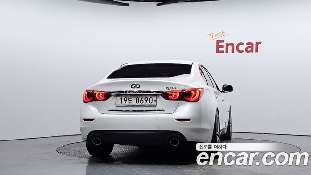 Infiniti Q50 2016 — photo 4