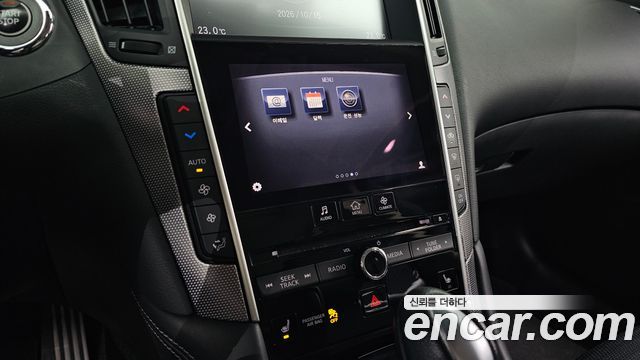 Infiniti Q50 2016 — photo 24