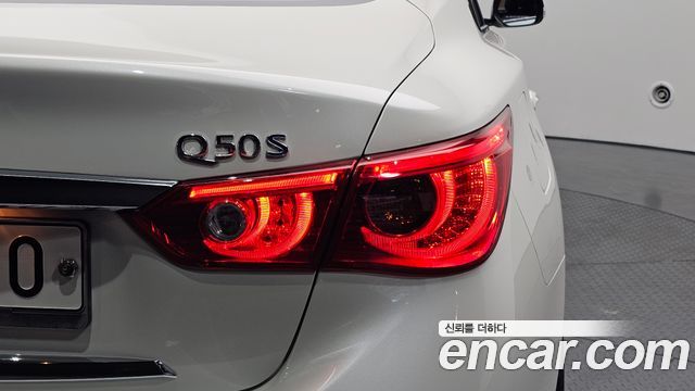 Infiniti Q50 2016 — photo 9