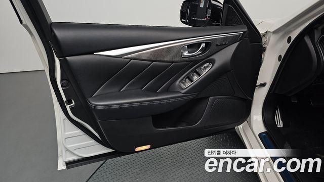 Infiniti Q50 2016 — photo 14
