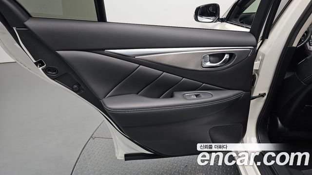 Infiniti Q50 2016 — photo 15