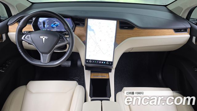 Tesla Model X 2019 — photo 7
