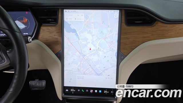 Tesla Model X 2019 — photo 13