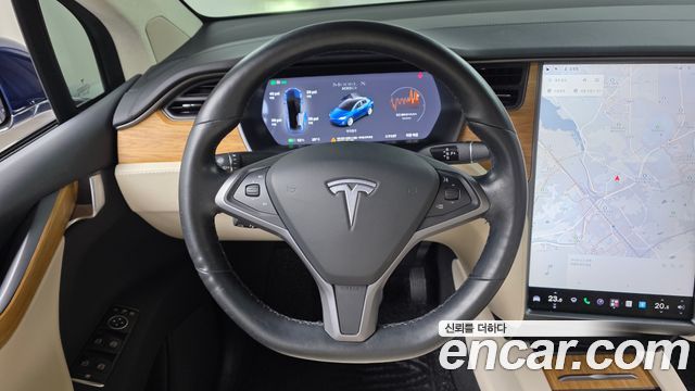 Tesla Model X 2019 — photo 14