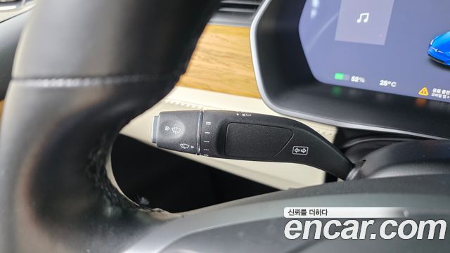 Tesla Model X 2019 — photo 19