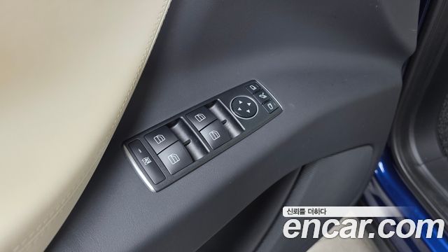 Tesla Model X 2019 — photo 20