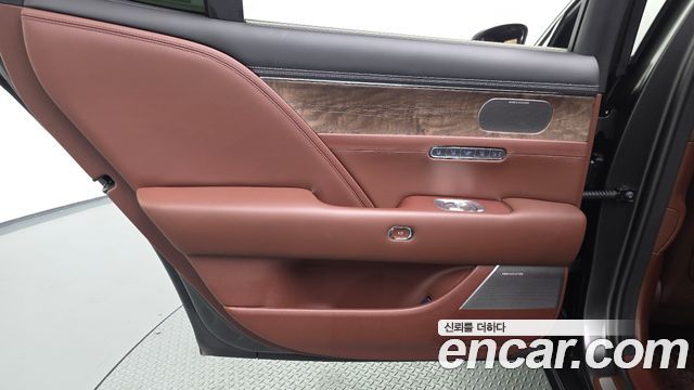 Genesis G90 2023 — photo 15