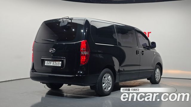 Hyundai Starex 2017 — photo 2