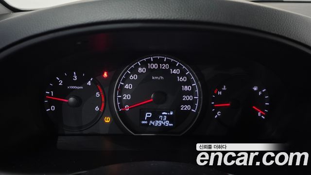 Hyundai Starex 2017 — photo 11