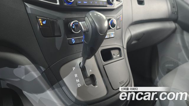Hyundai Starex 2017 — photo 12