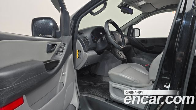 Hyundai Starex 2017 — photo 13