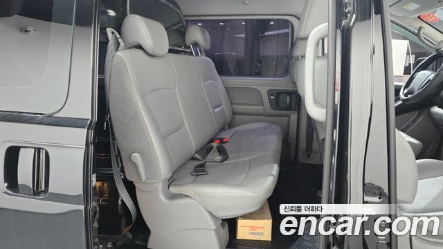Hyundai Starex 2017 — photo 17