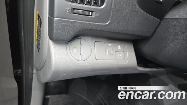 Hyundai Starex 2017 — photo 21