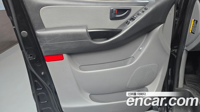 Hyundai Starex 2017 — photo 14