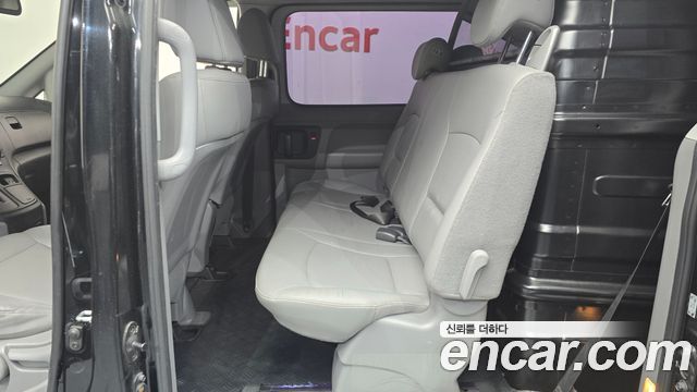 Hyundai Starex 2017 — photo 27