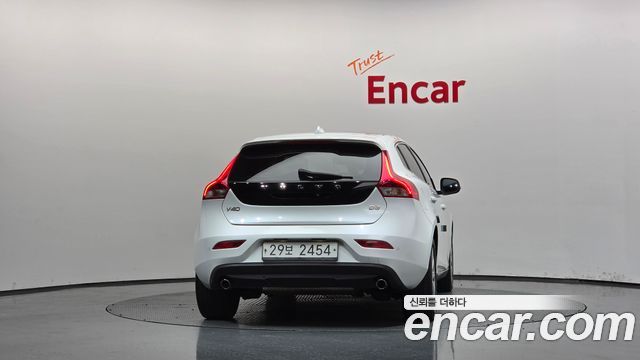 Volvo V40 2016 — photo 4