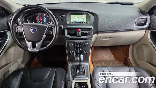 Volvo V40 2016 — photo 7
