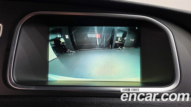 Volvo V40 2016 — photo 15