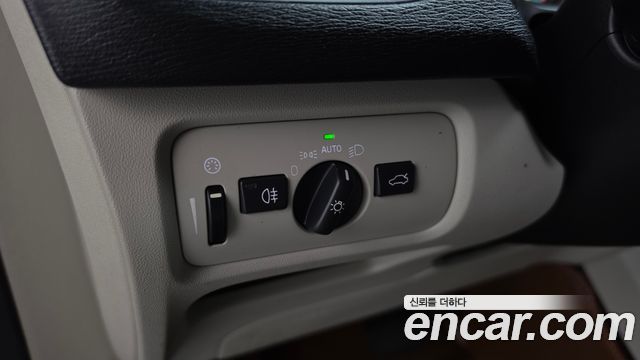 Volvo V40 2016 — photo 19