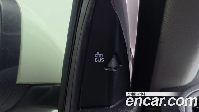 Volvo V40 2016 — photo 20