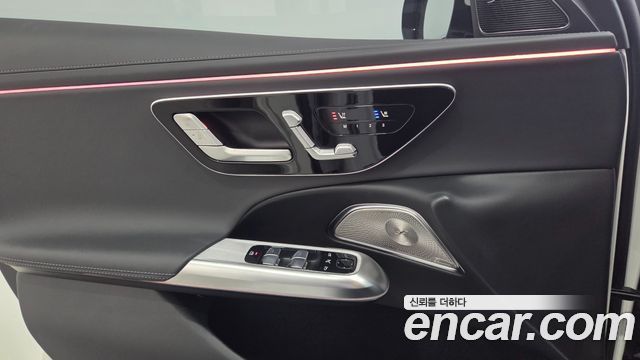 Mercedes-Benz E-Class 2026 — photo 12