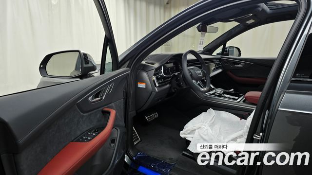 Audi SQ7 2026 — photo 13