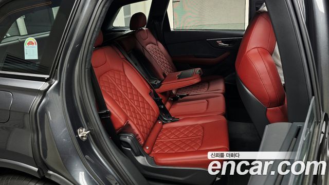 Audi SQ7 2026 — photo 17