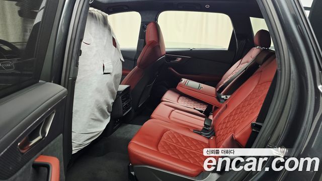 Audi SQ7 2026 — photo 18