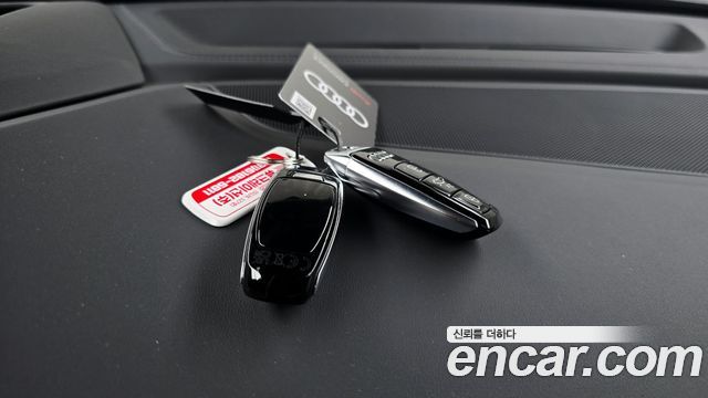 Audi SQ7 2026 — photo 22