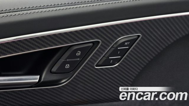 Audi SQ7 2026 — photo 37