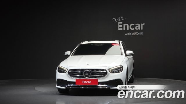 Mercedes-Benz E-Class 2023 — photo 3