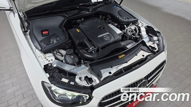 Mercedes-Benz E-Class 2023 — photo 6