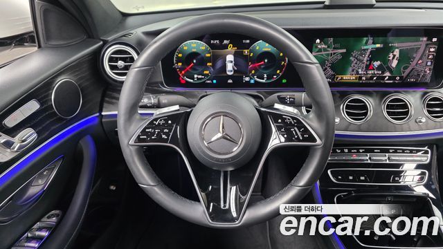 Mercedes-Benz E-Class 2023 — photo 20