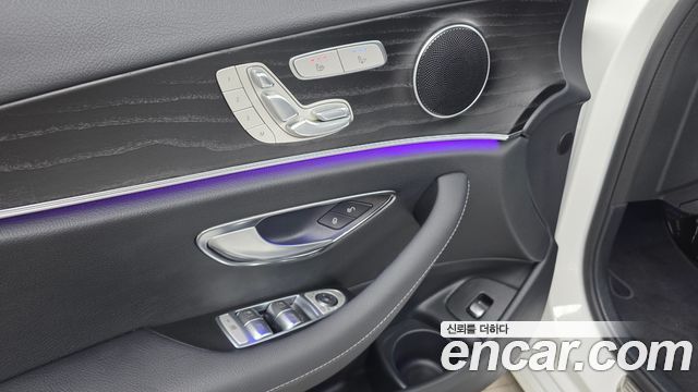 Mercedes-Benz E-Class 2023 — photo 25