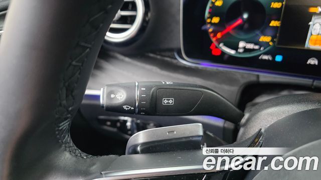 Mercedes-Benz E-Class 2023 — photo 28