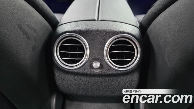 Mercedes-Benz E-Class 2023 — photo 32