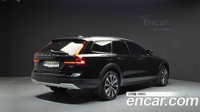 Volvo V90 2024 — photo 2