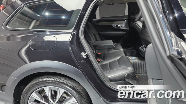 Volvo V90 2024 — photo 17