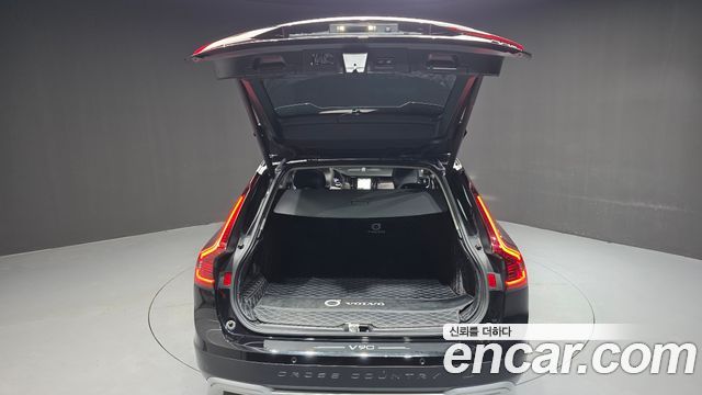 Volvo V90 2024 — photo 24