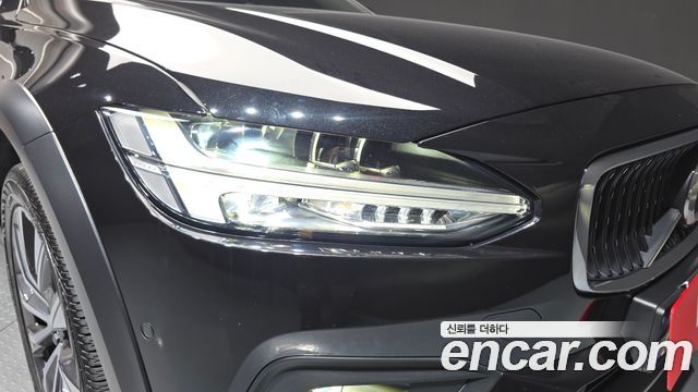 Volvo V90 2024 — photo 8