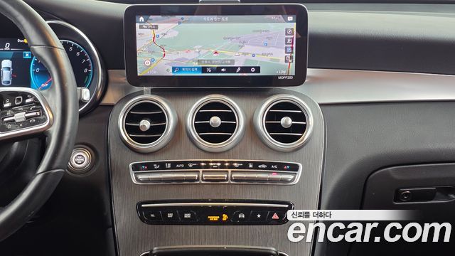 Mercedes-Benz GLC-Class 2021 — photo 14