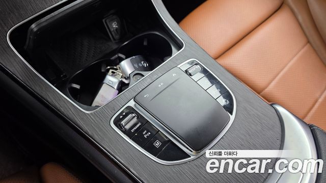 Mercedes-Benz GLC-Class 2021 — photo 16