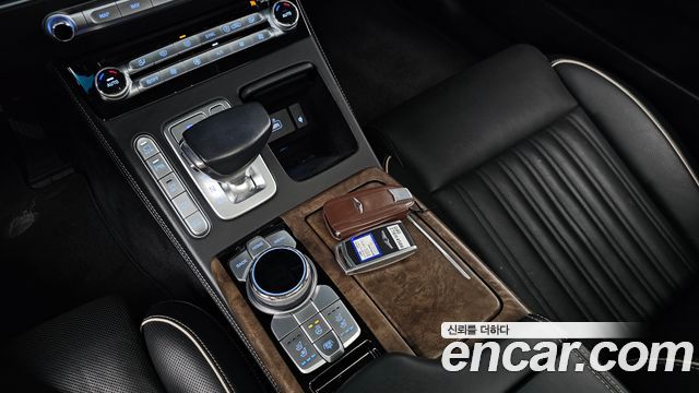 Genesis G90 2019 — photo 12