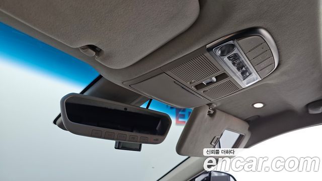 Genesis G90 2019 — photo 23