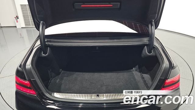 Genesis G90 2019 — photo 26