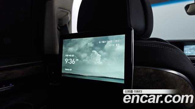 Genesis G90 2019 — photo 28
