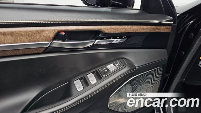 Genesis G90 2019 — photo 39