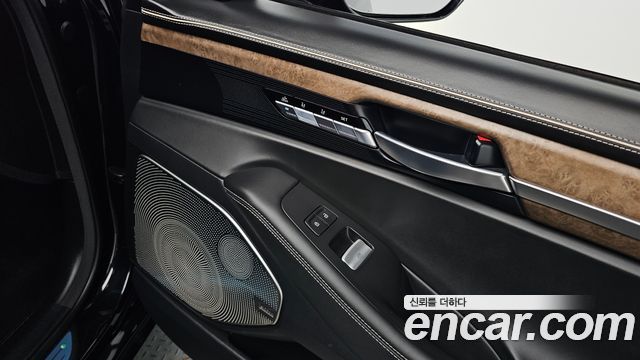 Genesis G90 2019 — photo 40