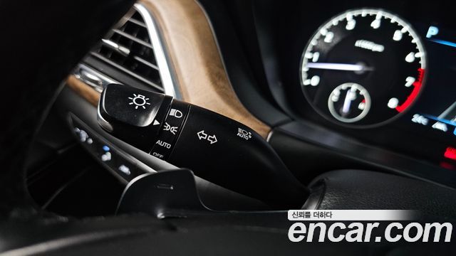 Genesis G90 2019 — photo 42
