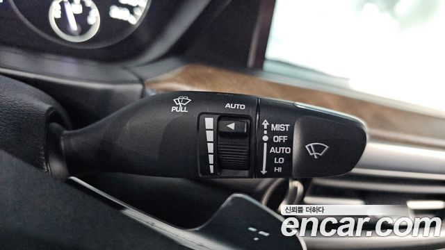 Genesis G90 2019 — photo 43